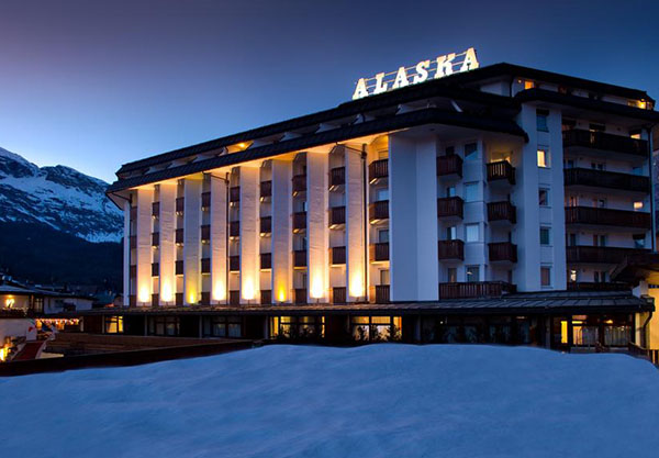 Alaska Cortina Hotel 4*